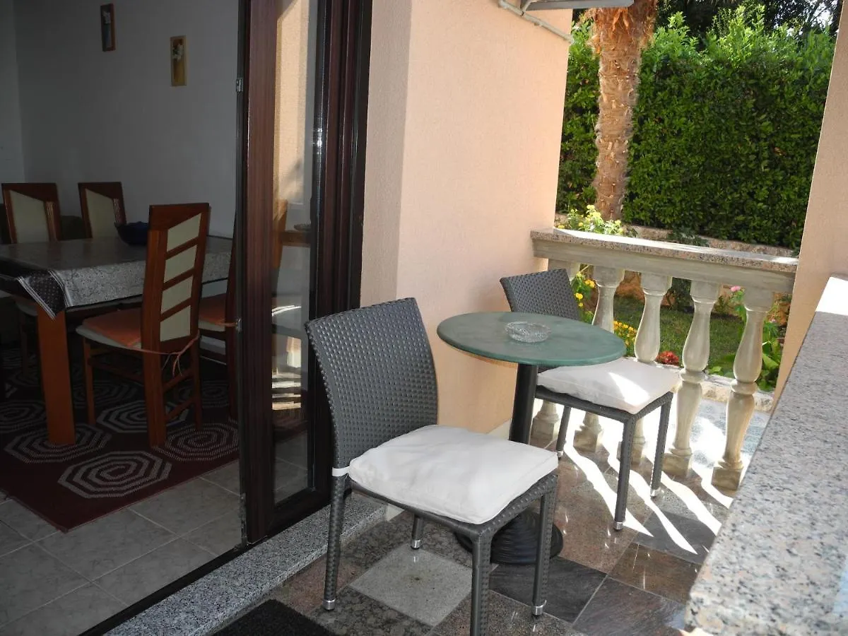 Apartments Elma Crikvenica 0*,